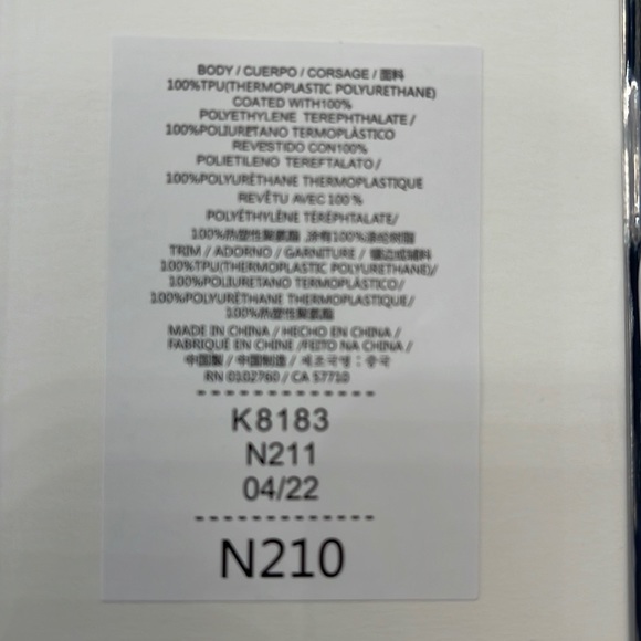 Kate Spade New York
Logo iPhone 13
iPhone 13 Pro
iPhone 13 Pro - Picture 12 of 16